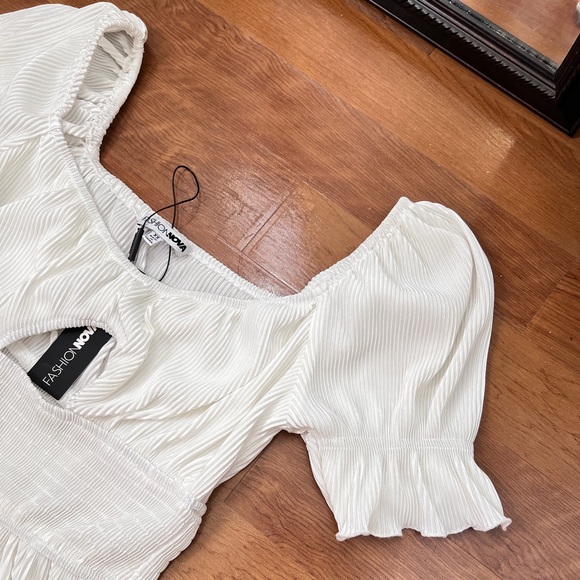 NWT Nicolette Plisse Romper - Picture 8 of 13